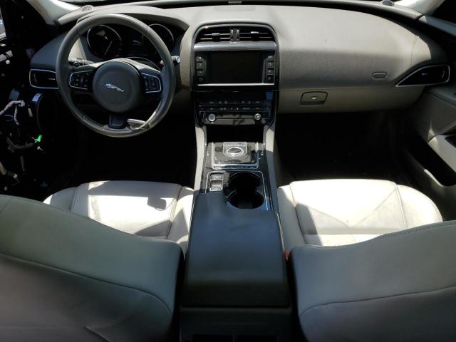 Фото 8 с аукциона – 2017 JAGUAR XE с VIN SAJAR4BG4HA973238