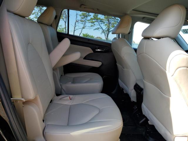 Photo 11 from auction – 2022 TOYOTA HIGHLANDER with VIN 5TDGZRBHXNS233965