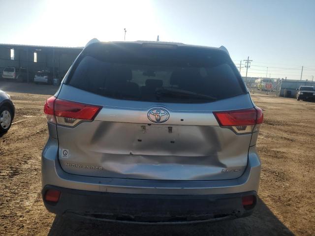 Photo 6 from auction – 2017 TOYOTA HIGHLANDER with VIN 5TDBZRFHXHS484154