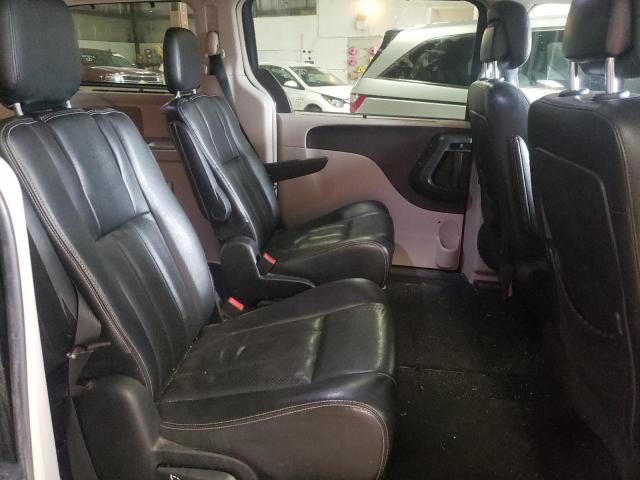 Photo 11 from auction – 2013 CHRYSLER TOWN & COU with VIN 2C4RC1CG4DR532103