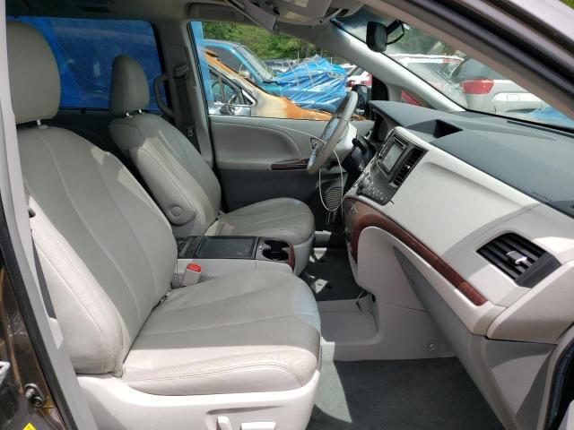 Photo 5 from auction – 2014 TOYOTA SIENNA XLE with VIN 5TDYK3DC1ES447962