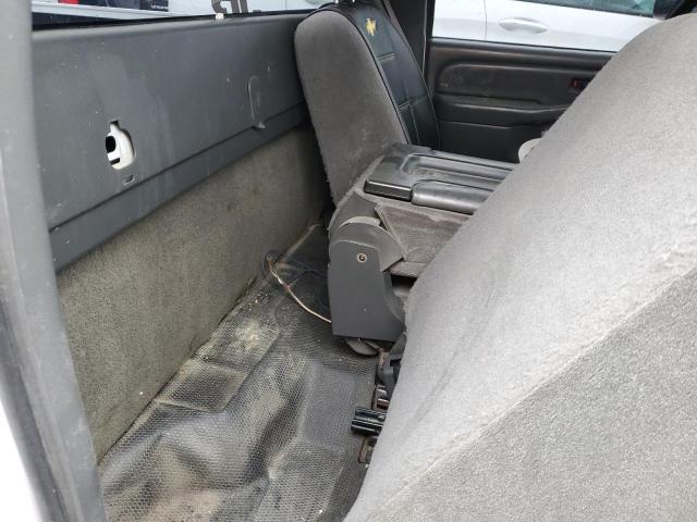 Photo 10 from auction – 2005 CHEVROLET SILVERADO with VIN 1GCEC14V45Z221242