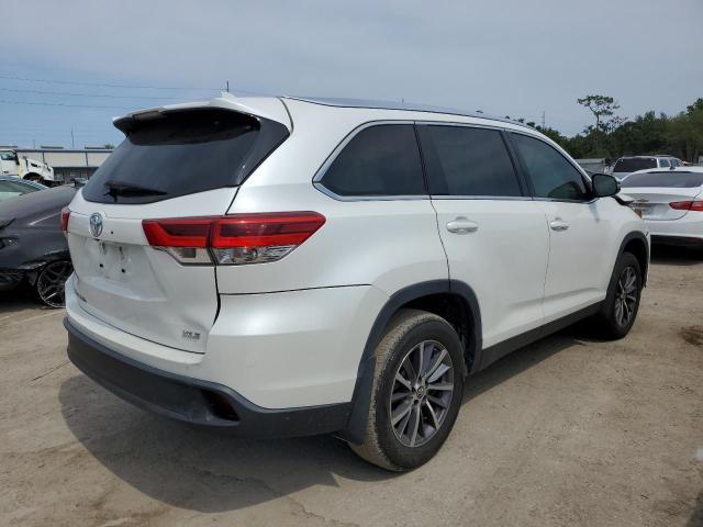 Photo 3 from auction – 2019 TOYOTA HIGHLANDER with VIN 5TDKZRFH4KS328649