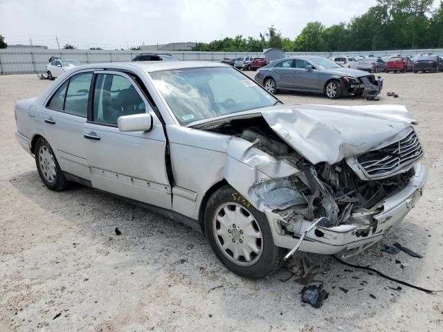Photo 4 from auction – 1996 MERCEDES-BENZ E 320 with VIN WDBJF55F6TJ004306