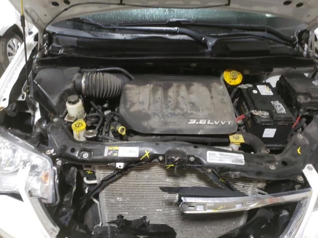 Photo 12 from auction – 2015 CHRYSLER TOWN & COU with VIN 2C4RC1CG1FR699005