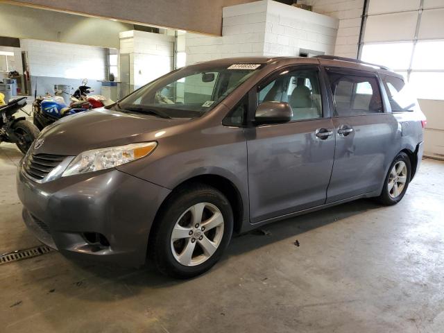 TOYOTA SIENNA LE 2017 with VIN 5TDKZ3DC3HS828153 - Photo from auction