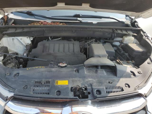 Photo 12 from auction – 2016 TOYOTA HIGHLANDER with VIN 5TDJKRFHXGS268187