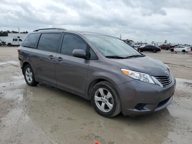 Photo 4 from auction – 2017 TOYOTA SIENNA LE with VIN 5TDKZ3DC9HS858774