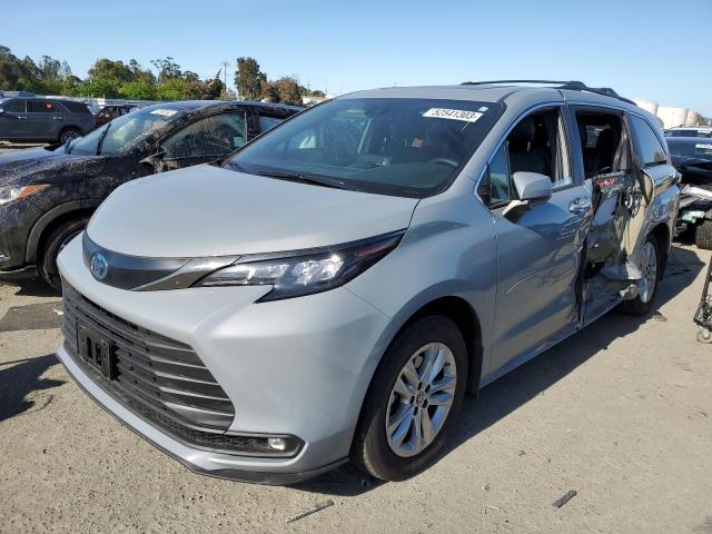 TOYOTA SIENNA XLE 2022 with VIN 5TDASKFC6NS056346 - Photo from auction
