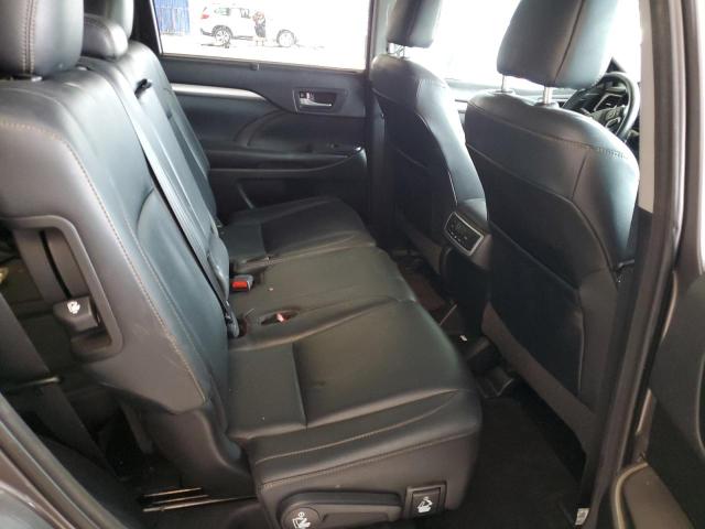 Photo 11 from auction – 2018 TOYOTA HIGHLANDER with VIN 5TDKZRFH1JS270224