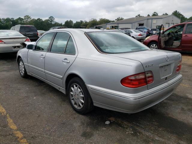 Photo 2 from auction – 2001 MERCEDES-BENZ E 320 with VIN WDBJF65J31B270044