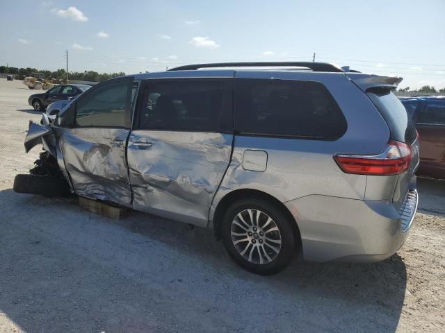 Photo 2 from auction – 2018 TOYOTA SIENNA XLE with VIN 5TDYZ3DC5JS953428