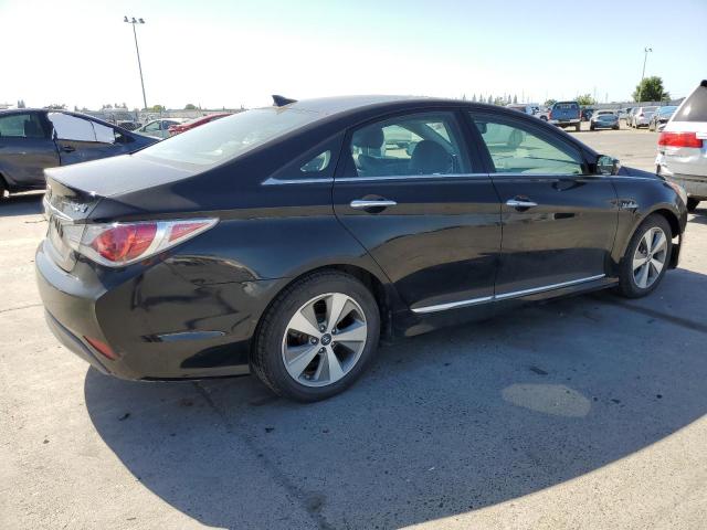 Photo 3 from auction – 2012 HYUNDAI SONATA HYB with VIN KMHEC4A41CA042533