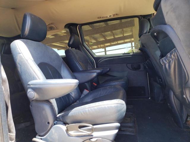Photo 11 from auction – 2002 CHRYSLER TOWN & COU with VIN 2C8GP64L72R534296