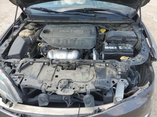 Photo 11 from auction – 2015 CHRYSLER 200 LIMITE with VIN 1C3CCCAB5FN690401