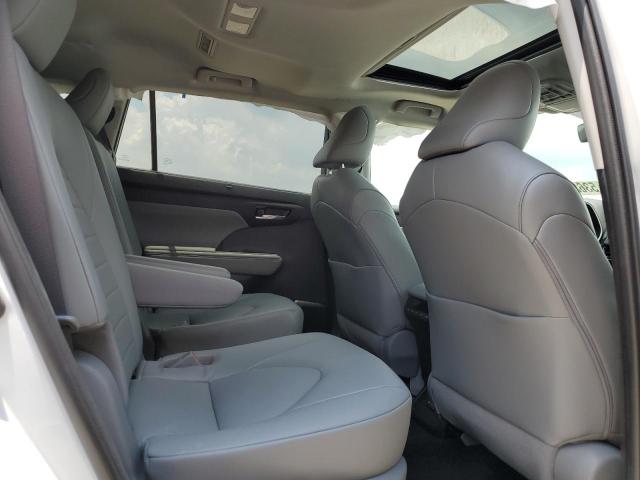 Photo 10 from auction – 2022 TOYOTA HIGHLANDER with VIN 5TDGZRAH1NS548302