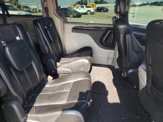 Photo 10 from auction – 2015 CHRYSLER TOWN & COU with VIN 2C4RC1GG7FR711247