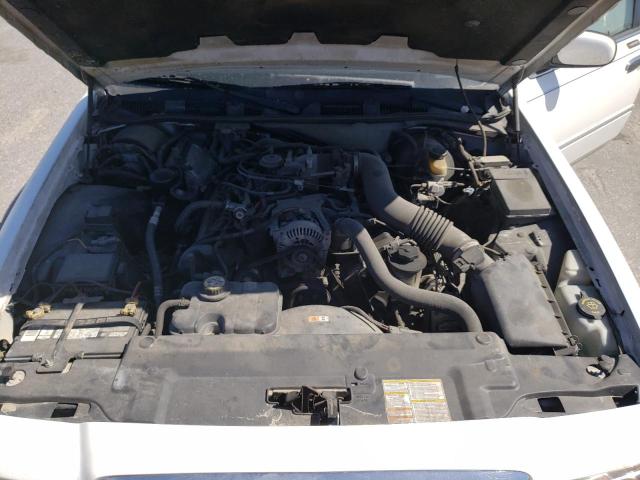 Photo 11 from auction – 2001 MERCURY GRAND MARQ with VIN 2MEFM75W01X686451