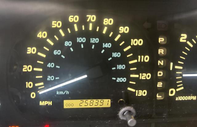 Photo 8 from auction – 2000 LEXUS LX 470 with VIN JT6HT00W5Y0095317