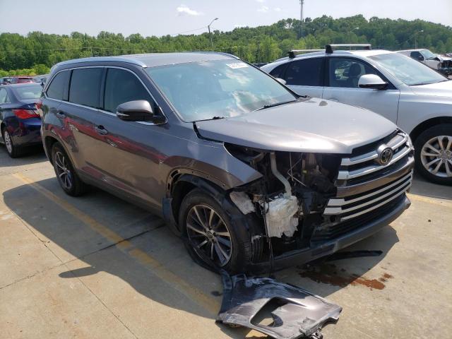 Photo 4 from auction – 2017 TOYOTA HIGHLANDER with VIN 5TDKZRFH3HS515115