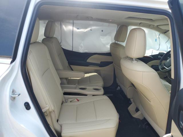 Photo 11 from auction – 2018 TOYOTA HIGHLANDER with VIN 5TDDZRFH9JS909510