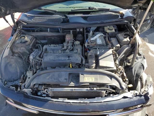 Photo 11 from auction – 2004 MINI COOPER with VIN WMWRC33414TJ58900