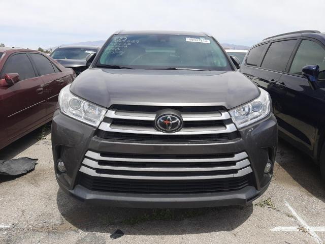 Photo 5 from auction – 2019 TOYOTA HIGHLANDER with VIN 5TDKZRFH8KS554306