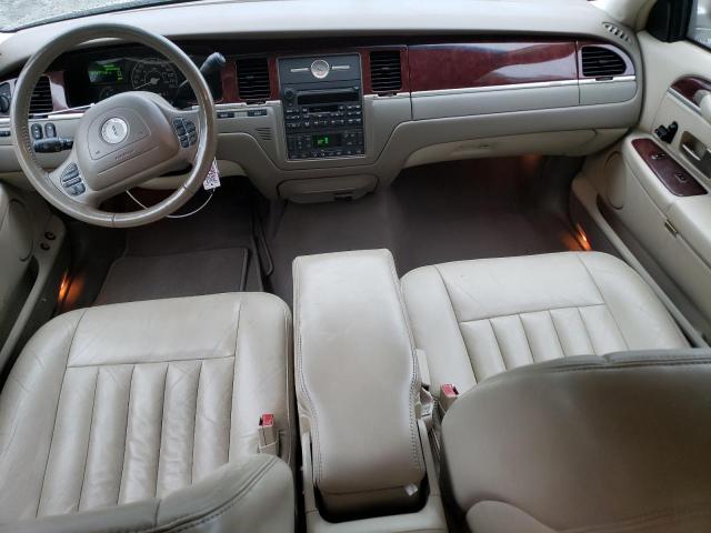 Photo 8 from auction – 2003 LINCOLN TOWN CAR E with VIN 1LNHM81W03Y653714