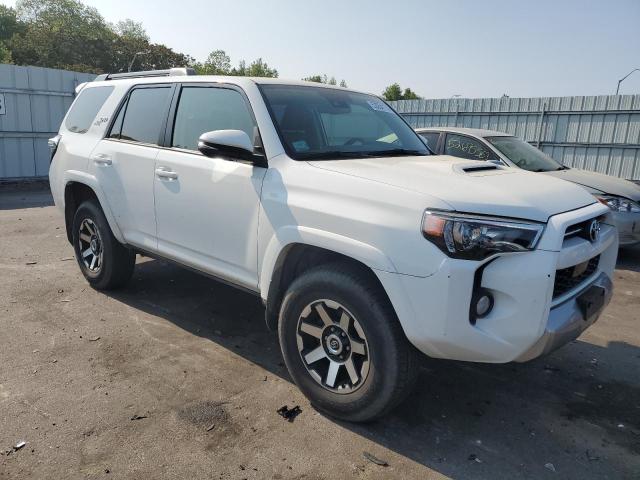 Photo 4 from auction – 2020 TOYOTA 4RUNNER SR with VIN JTEBU5JR4L5834413