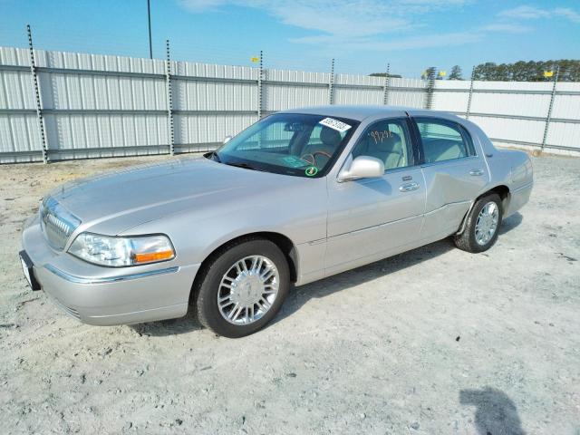 LINCOLN TOWN CAR S 2010 with VIN 2LNBL8CV2AX752965 - Photo from auction