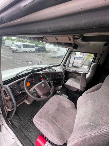 Photo 9 from auction – 2014 VOLVO VN VNL with VIN 4V4NC9EH7EN159760