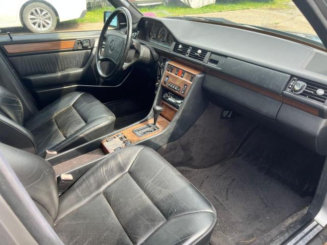 Photo 5 from auction – 1990 MERCEDES-BENZ 300 E with VIN WDBEA30D6LB110596