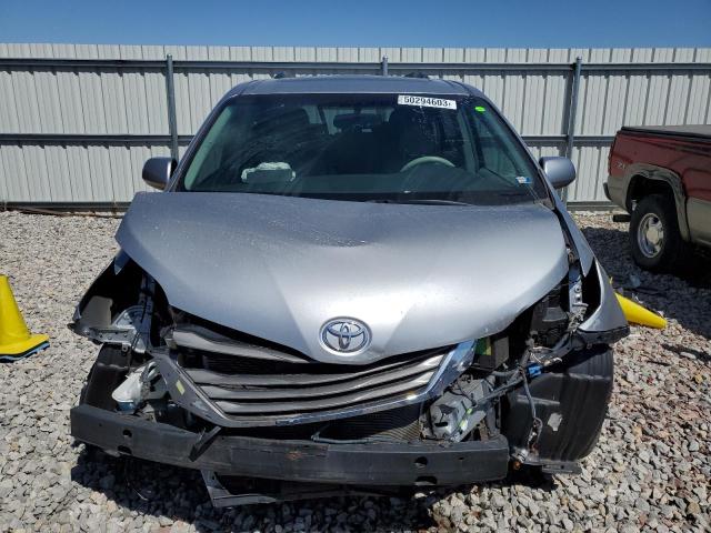 Photo 5 from auction – 2011 TOYOTA SIENNA XLE with VIN 5TDYK3DC9BS080627