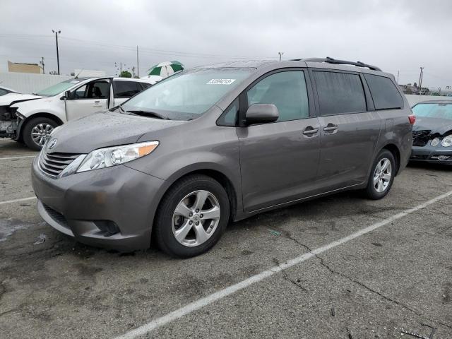 TOYOTA SIENNA LE 2017 with VIN 5TDKZ3DCXHS791232 - Photo from auction