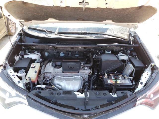 Photo 12 from auction – 2017 TOYOTA RAV4 SE with VIN JTMNFREV1HJ715887