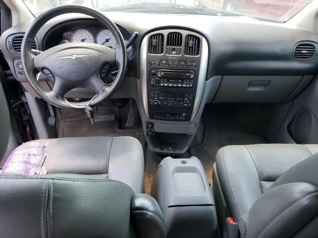 Photo 8 from auction – 2005 CHRYSLER TOWN & COU with VIN 2C4GP54L45R583262