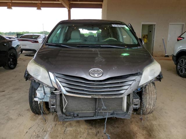 Photo 5 from auction – 2013 TOYOTA SIENNA XLE with VIN 5TDYK3DC2DS341132