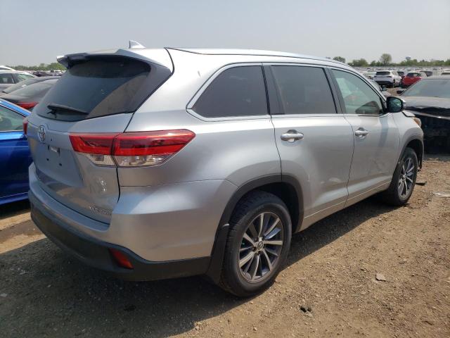 Photo 3 from auction – 2017 TOYOTA HIGHLANDER with VIN 5TDJZRFHXHS393848