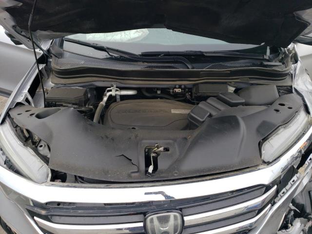 Photo 12 from auction – 2017 HONDA PILOT TOUR with VIN 5FNYF5H9XHB034123