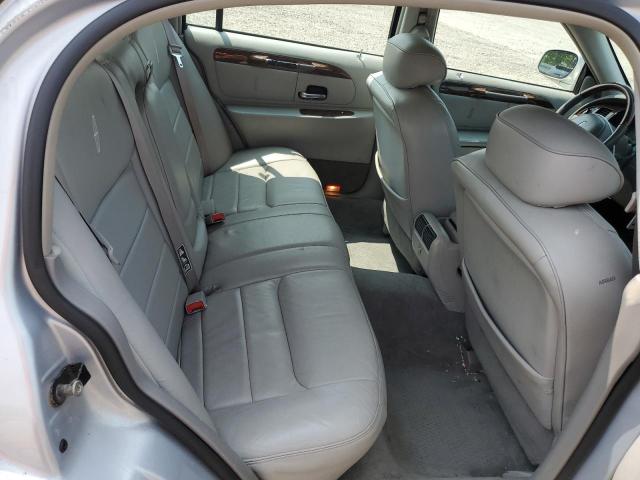Photo 10 from auction – 2002 LINCOLN TOWN CAR S with VIN 1LNHM82W82Y615791