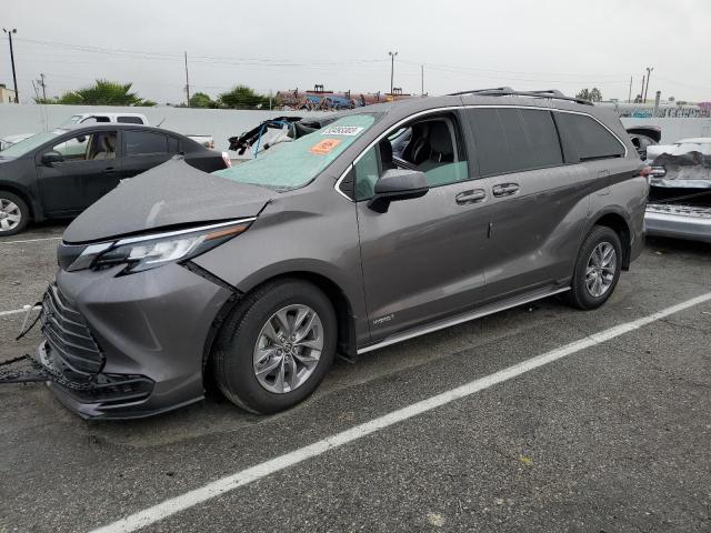 TOYOTA SIENNA LE 2021 with VIN 5TDBRKEC5MS034791 - Photo from auction