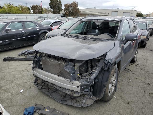 TOYOTA RAV4 XLE 2019 with VIN 2T3P1RFV7KW032333 - Photo from auction