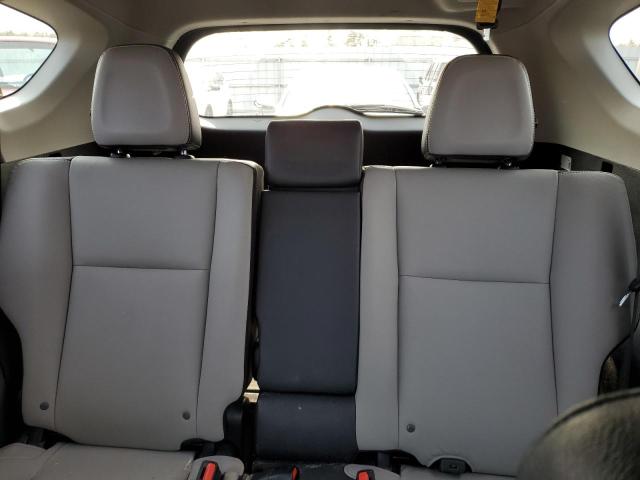 Photo 10 from auction – 2017 TOYOTA RAV4 LIMIT with VIN JTMDFREV8HJ164711