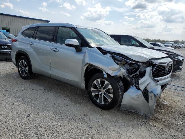 Photo 4 from auction – 2021 TOYOTA HIGHLANDER with VIN 5TDGZRAH8MS038124