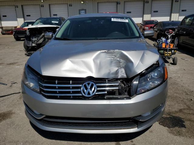 Photo 5 from auction – 2013 VOLKSWAGEN PASSAT SEL with VIN 1VWCN7A31DC032165