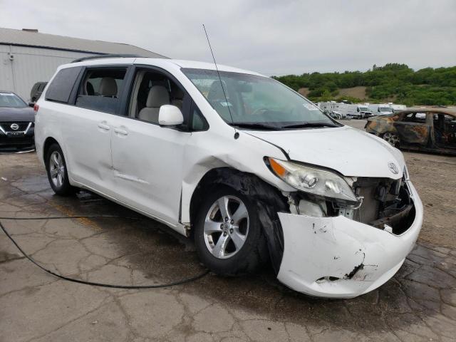 Photo 4 from auction – 2013 TOYOTA SIENNA LE with VIN 5TDKK3DC1DS355304