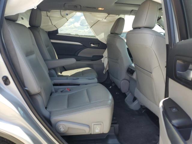 Zdjęcie 11 z aukcji – 2017 TOYOTA HIGHLANDER z VIN 5TDKZRFH9HS515460