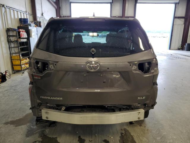 Photo 6 from auction – 2018 TOYOTA HIGHLANDER with VIN 5TDKZRFH9JS543457