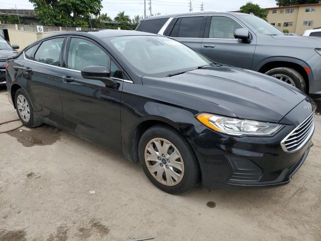Photo 4 from auction – 2019 FORD FUSION S with VIN 3FA6P0G73KR159919