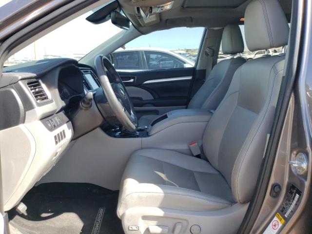Photo 7 from auction – 2019 TOYOTA HIGHLANDER with VIN 5TDKZRFH0KS573528